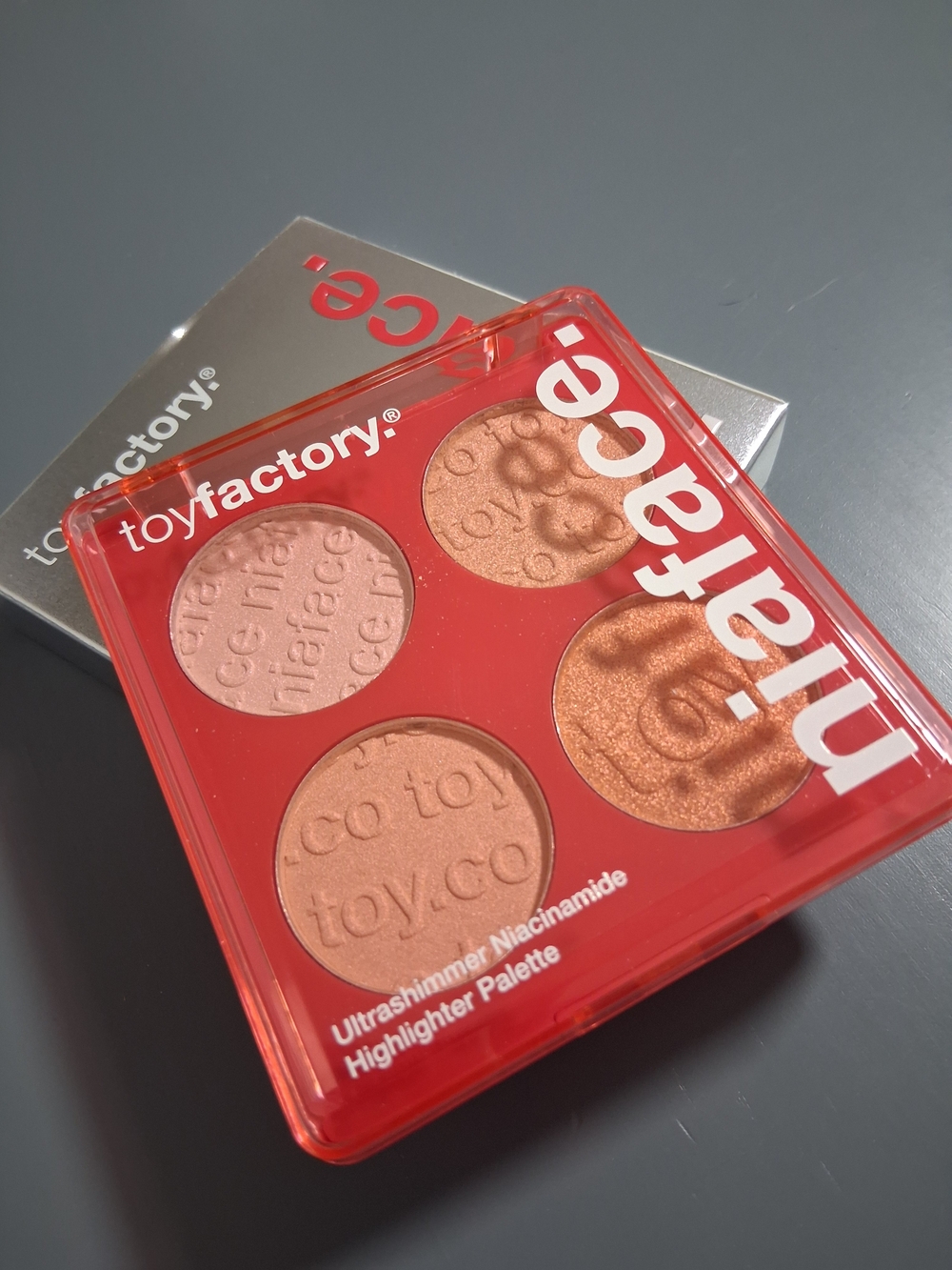 toyfactory Women Highlighter Palette With Niacinamide